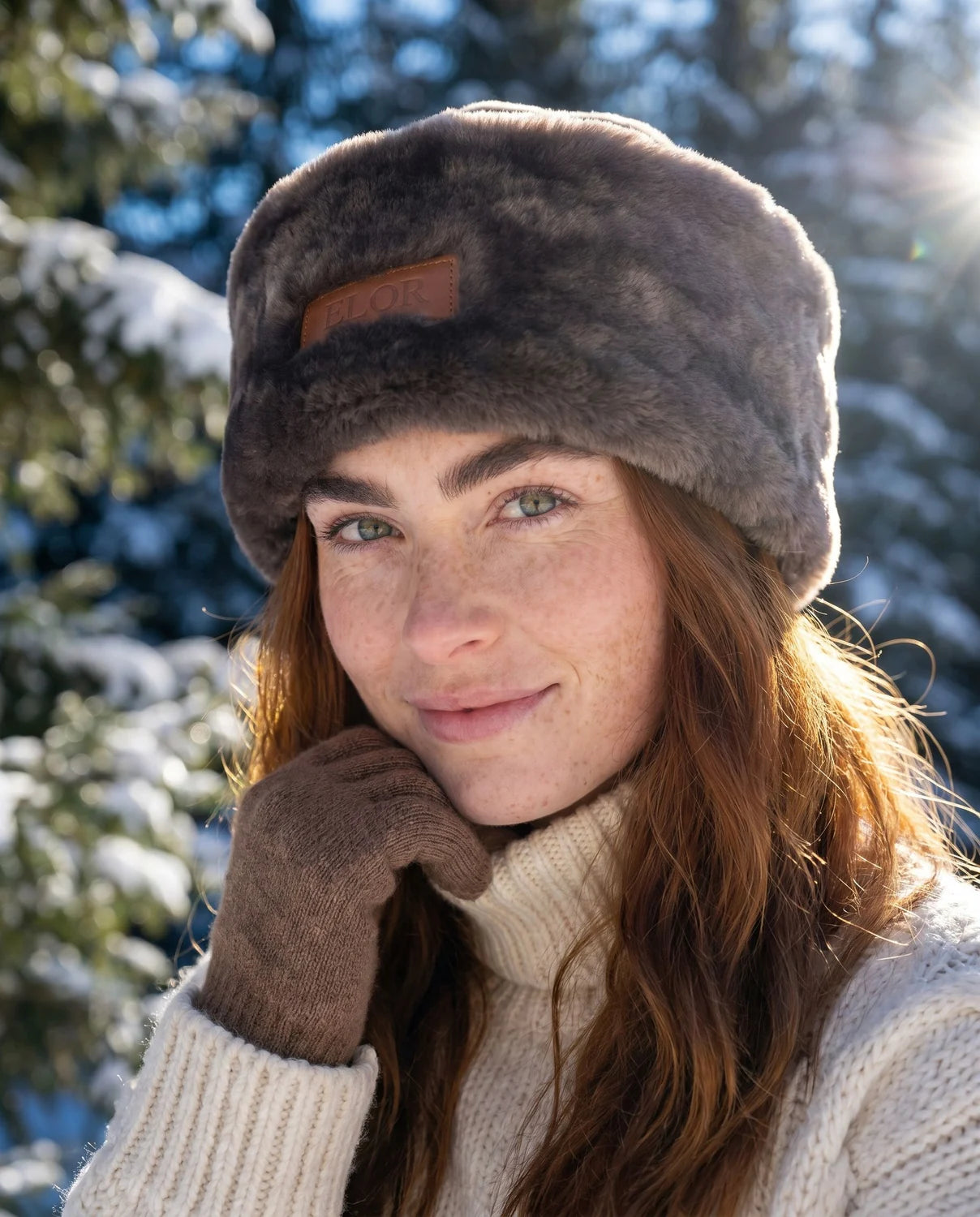 Nordic Hat en modelo, close beauty luz de frente