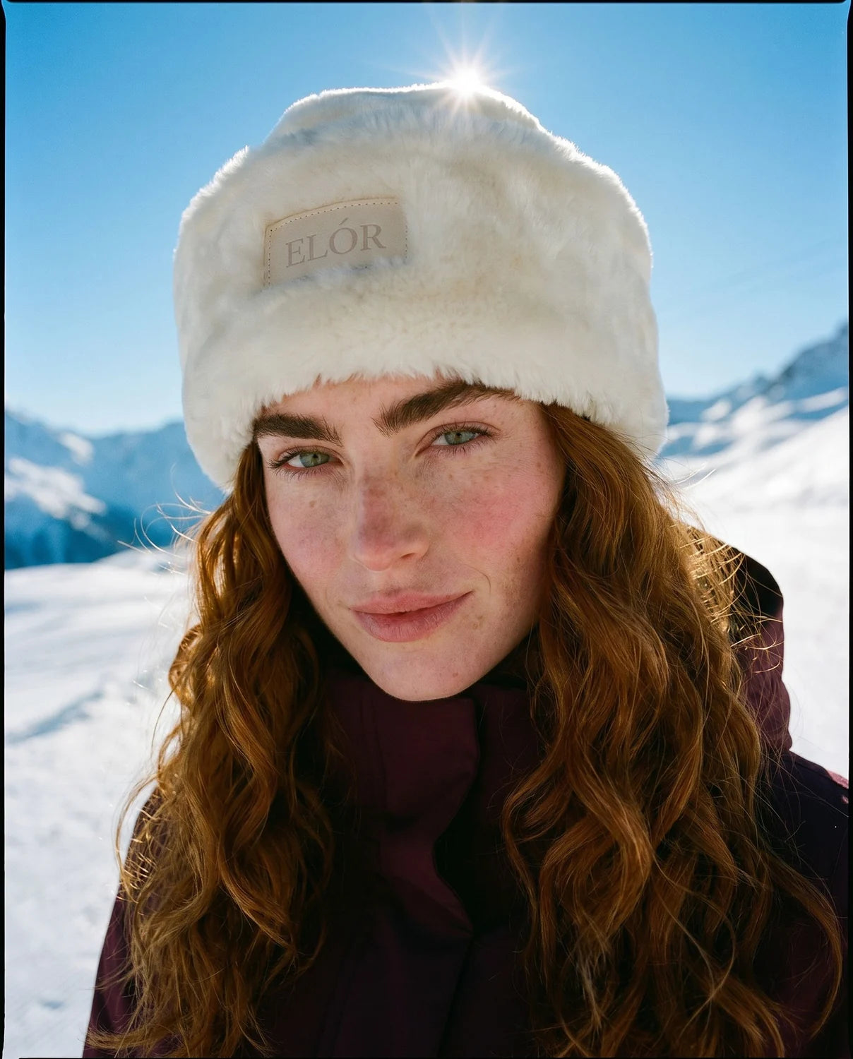 Nordic Hat crema en modelo, retrato close